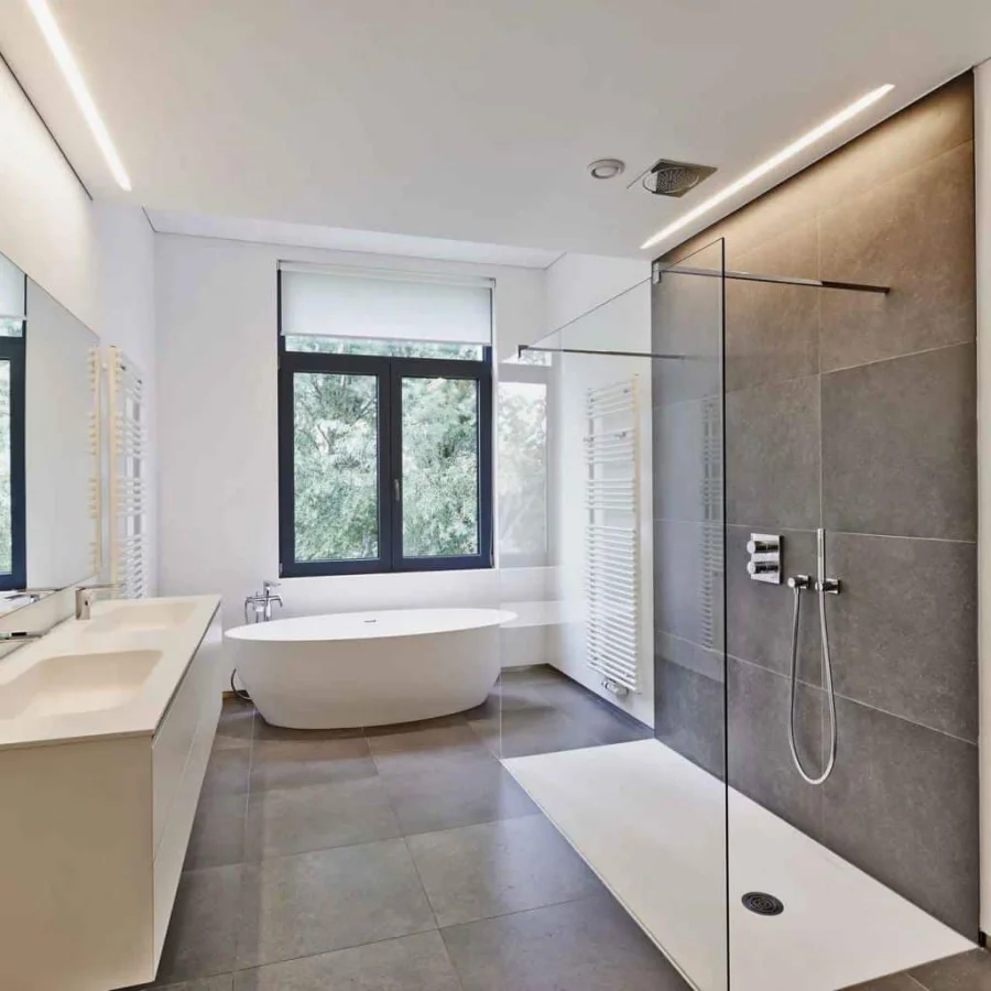 Modern bathroom with windows	