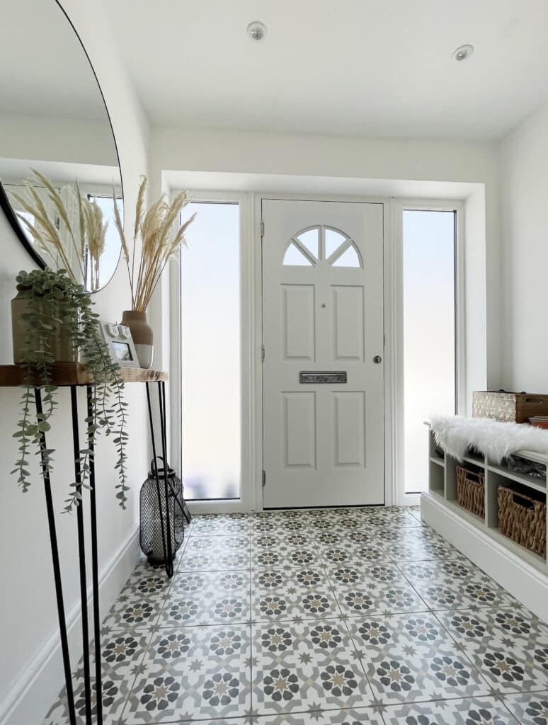 rockdoor carolina interior view in white